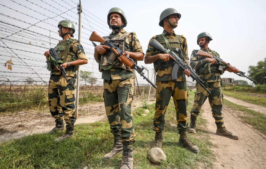भारत में घुसपैठ की कोशिश कर रहे थे 2 संदिग्ध पाकिस्तानी, चेतावनी के बाद BSF ने की फायरिंग